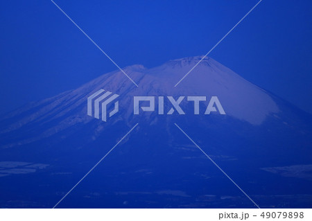 朝焼けの岩手山 49079898