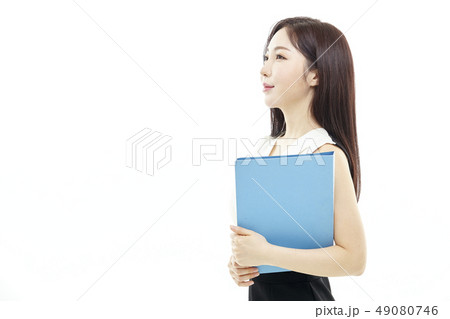 ビジネスウーマン 若い女性 ファイル 49080746