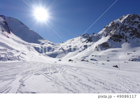 冬のマッターホルン　スキー場　Matterhorn 49086117