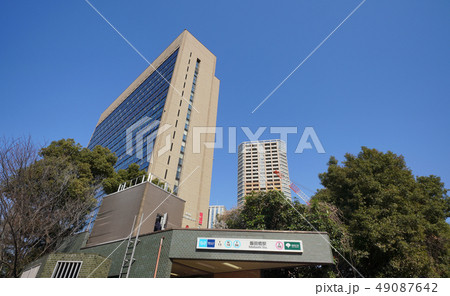 日本の東京都市景観　飯田橋駅周辺などを望む 49087642