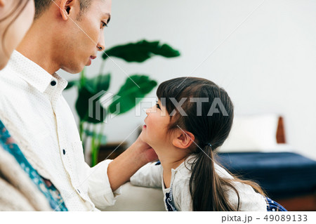 子育て 育児 イクメン パパ 娘 子育て 育児 イクメン パパ 娘 49089133