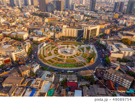 Wongwian Yai roundabout. Aerial view of highway Wongwian Yai roundabout. Aerial view of highway 49089754