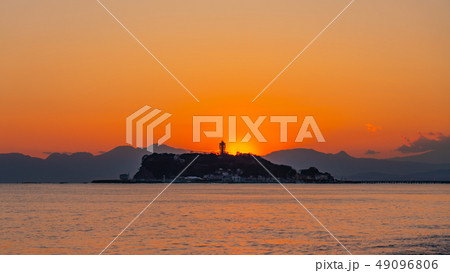 夕日珍景（花粉光輪と江の島） 49096806