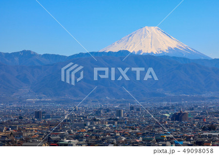 ■ 富士山と甲府盆地 快晴 ■ 敷島総合公園付近 ■ 山梨県 甲斐市 ■ ■ 富士山と甲府盆地 快晴 ■ 敷島総合公園付近 ■ 山梨県 甲斐市 ■ 49098058