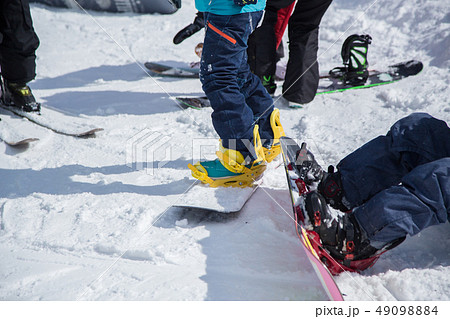 スノーボード すべり出し スノーボード すべり出し 49098884