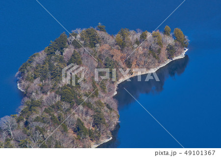 冬季の日光 半月山展望所から北側の眺望（八丁出島、寺ヶ崎） 49101367