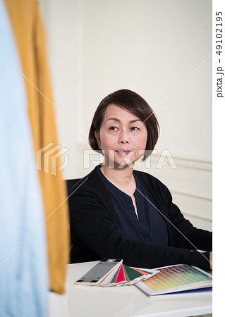 ビジネスウーマン ビジネスウーマン 49102195