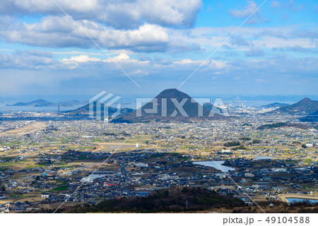 写真素材:飯野山、城山からの眺め、風景、讃岐平野 写真素材:飯野山、城山からの眺め、風景、讃岐平野 49104588