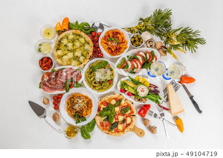 イタリア料理　Italian food like pizza 49104719