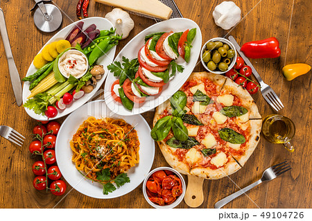 イタリア料理　Italian food like pizza 49104726