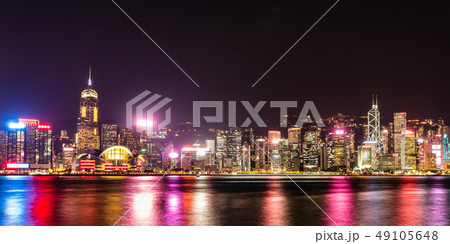 香港　ビクトリア・ハーバー　夜景 49105648