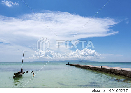 竹富島 西桟橋とサバニ 竹富島 西桟橋とサバニ 49106237
