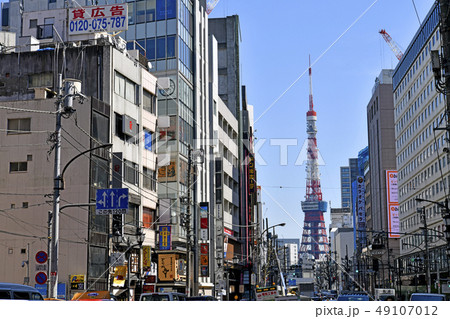日本の東京都市景観 東京・六本木。電線が入り組む「六本木五丁目」や東京タワーなどを望む 日本の東京都市景観 東京・六本木。電線が入り組む「六本木五丁目」や東京タワーなどを望む 49107012