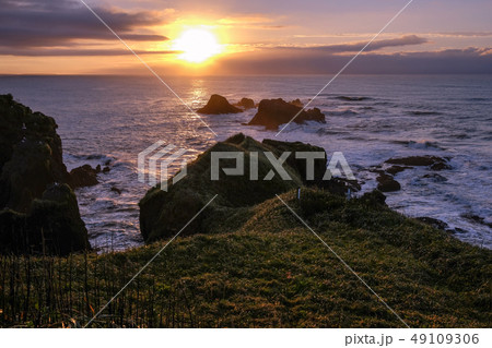 霧多布岬の夜明け 49109306