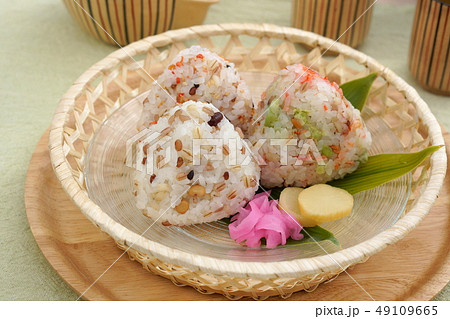もち麦おむすび もち麦おむすび 49109665