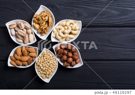 Mix of nuts 49110297