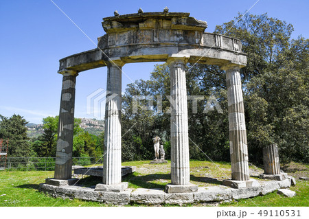 ハドリアヌスの別荘 ヴィッラ アドリアーナ ウェヌスの小神殿 ティヴォリ イタリア の写真素材