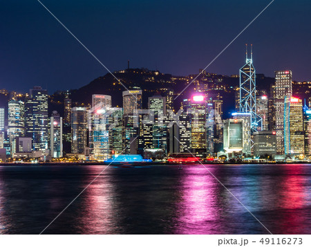 香港　ビクトリア・ハーバー　夜景 49116273