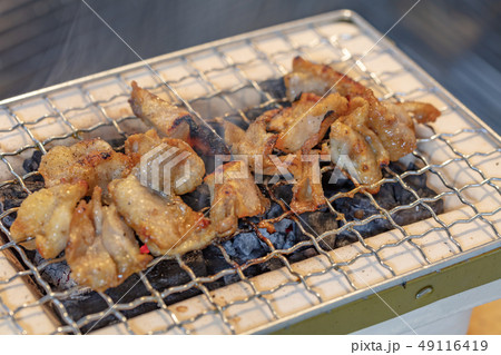 焼鳥_おひとりさまの炭火焼き（炭焼き・網焼き・七輪・一人・宅飲み・バーベキュー・BBQ・炭・ヤキトリ 49116419