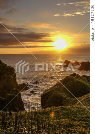 霧多布岬の夜明け 49117336