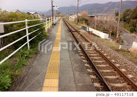 御殿場線相模金子駅のプラットホーム 1 の写真素材