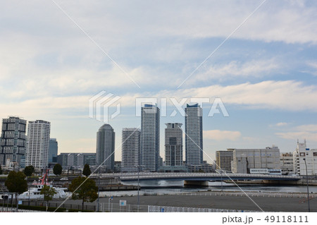 横浜・臨港パーク付近から神奈川区方面を望む 横浜・臨港パーク付近から神奈川区方面を望む 49118111