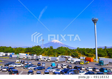 足柄サービスエリアと富士山 足柄サービスエリアと富士山 49118332