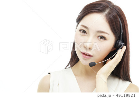 テレマーケティング ビジネスウーマン 若い女性 49119921