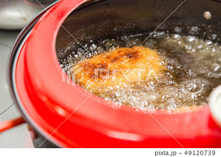 揚げ物　コロッケ 49120739