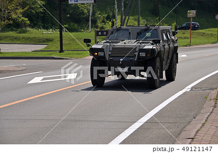 北海道 まりも国道を走行する軽装甲機動車「ライトアーマー」 北海道 まりも国道を走行する軽装甲機動車「ライトアーマー」 49121147