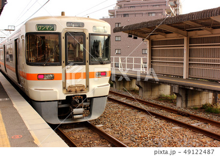御殿場線上大井駅に停車中の上り電車 49122487