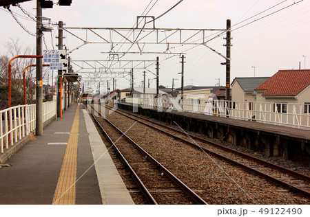 御殿場線上大井駅を発車した上り電車(3) 49122490