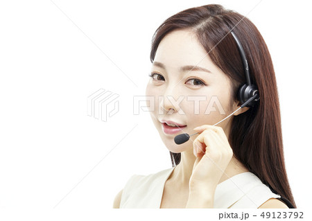 テレマーケティング ビジネスウーマン 若い女性 49123792