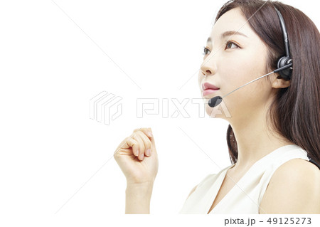 テレマーケティング ビジネスウーマン 若い女性 49125273