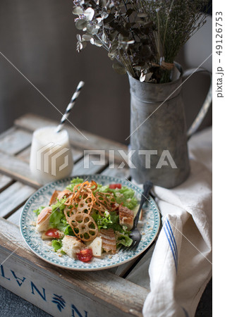 レンコンチップスのパンサラダ 49126753