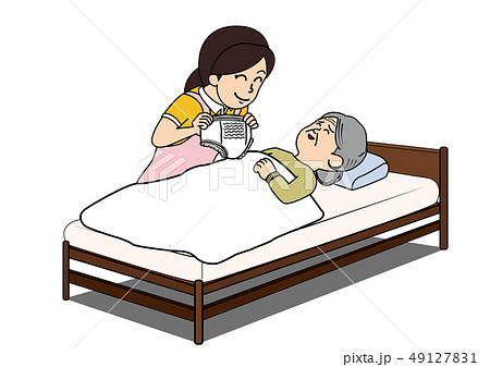 女性ヘルパーとお婆さんおむつ交換 49127831