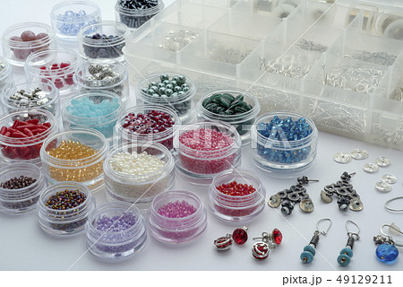 ビーズアクセサリーと材料 49129211