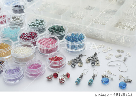 ビーズアクセサリーと材料 49129212