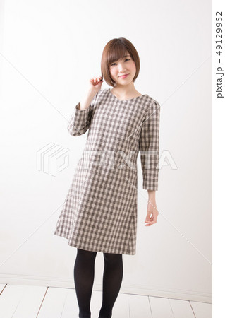 ワンピースの女性 ワンピースの女性 49129952