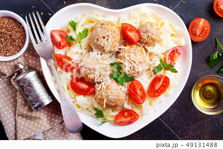 pasta with meatballs 49131488