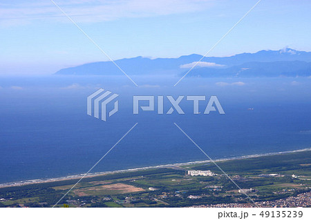 手稲山から見る雄冬岬と愛冠岬 49135239