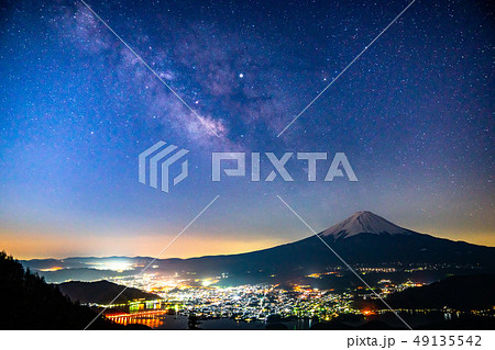 《絶景》富士山と天の川 49135542