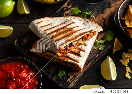 Chicken quesadillas with paprika and cheese 49136443