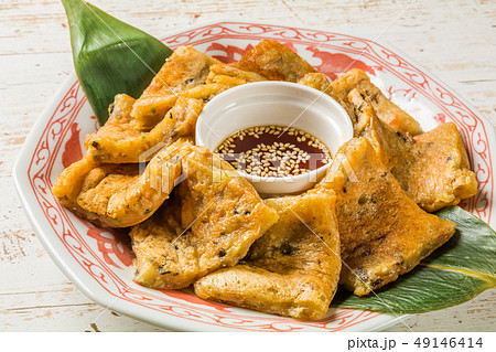 大根餅　中華点心　Dim Sum of turnip cake Chinese cuisine  49146414