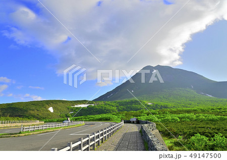 北海道　早朝の知床峠 49147500