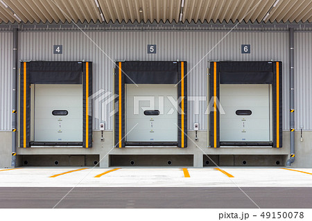 冷凍倉庫のドックシェルター (倉庫・配送センターとトラックの隙間を塞ぐ装置) 冷凍倉庫のドックシェルター (倉庫・配送センターとトラックの隙間を塞ぐ装置) 49150078