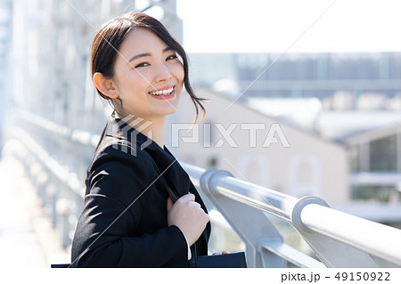 ビジネス 女性 屋外 ビジネス 女性 屋外 49150922