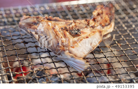 ぶりかま_おひとりさまの炭火焼き（炭焼き・網焼き・七輪・一人・宅飲み・バーベキュー・BBQ・焼肉 49153395