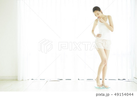 女性　ビューティー　ダイエット 49154044