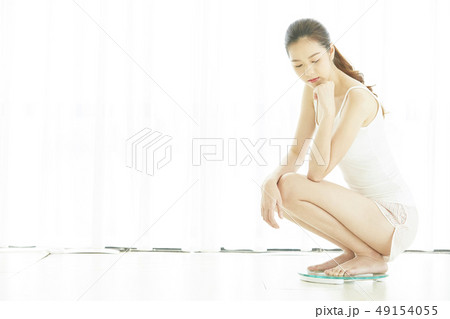 女性　ビューティー　ダイエット 49154055